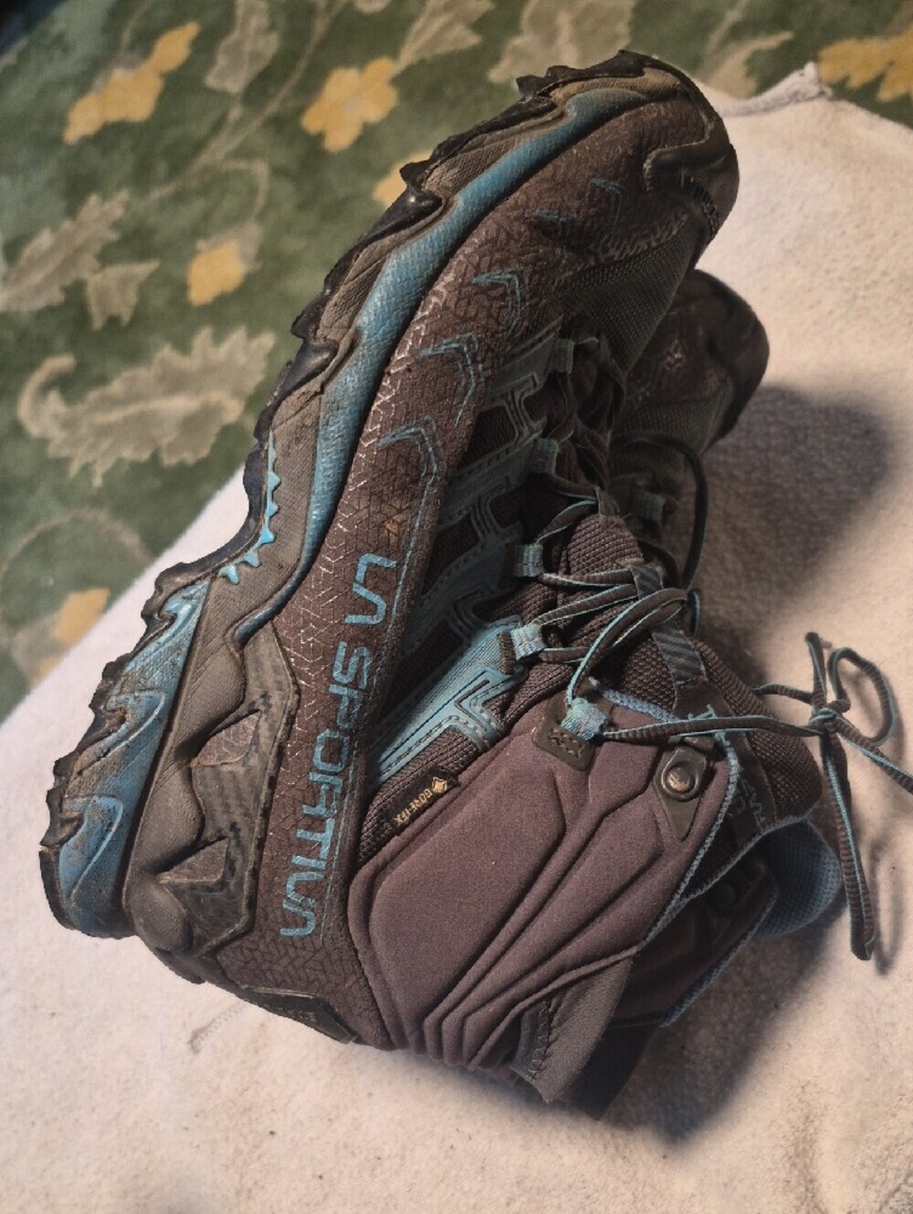 La Sportiva Men's Brown and Blue Trail Boots - Picture 2 of 8